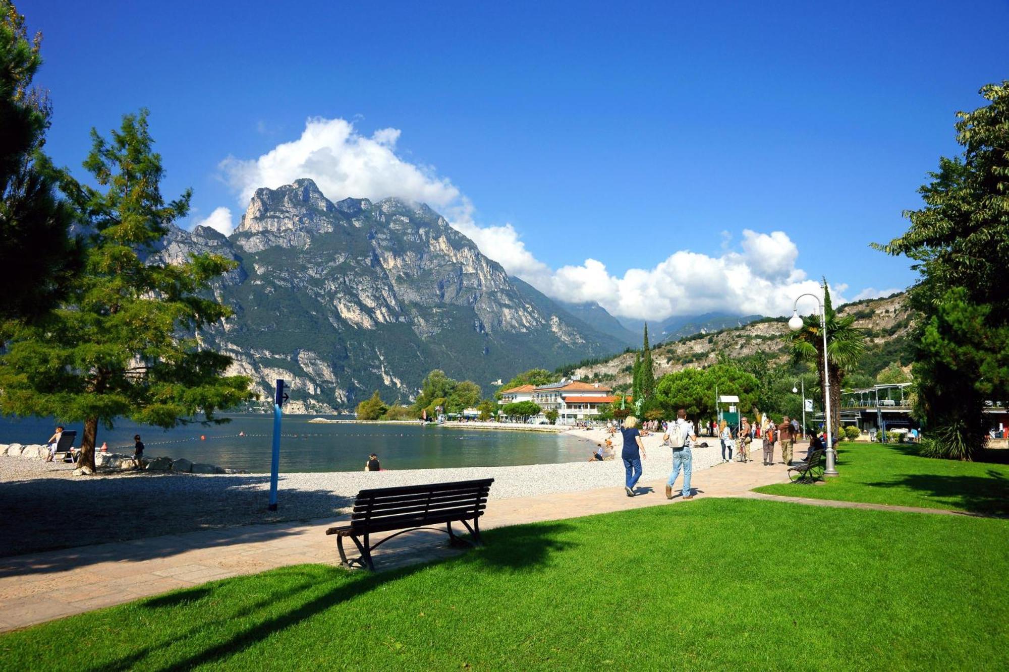 Claz House - Happy Rentals Riva del Garda Exterior foto